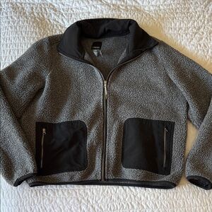 Vuori Alpine Jacket in Navy